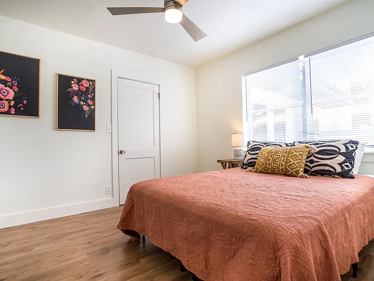 2160 Riverside Ave #5 — Photo 14