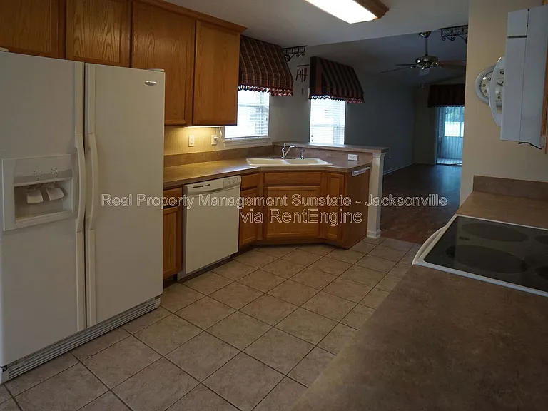 1721 Keswick Rd — Photo 8