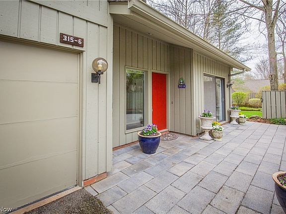 2nd image of 315-6 Wood Ridge Dr