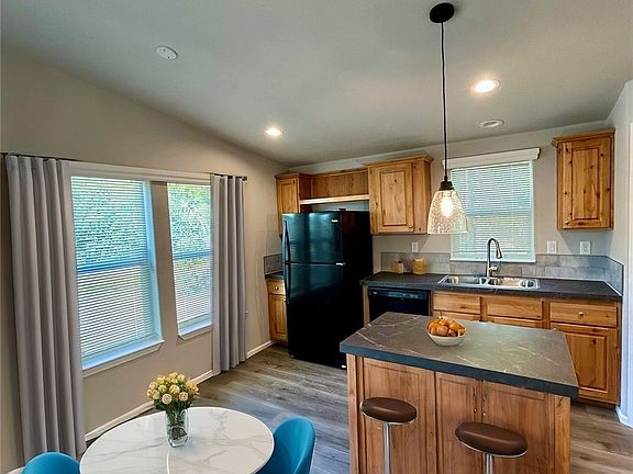 5th image of 317 N Wynooche Drive SW