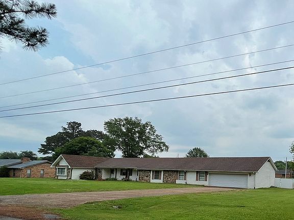 2nd image of 222 Dogwood Ln