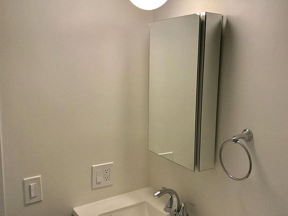 5th image of 421 N Kenwood St APT 3