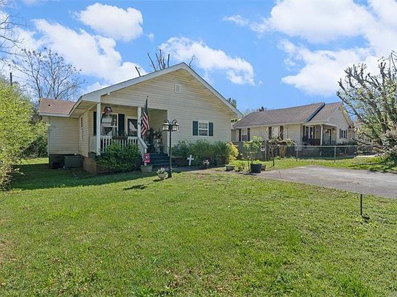 4th image of 45 Shannon Rd NE