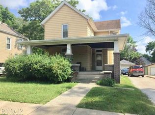 805 Bell St, Bloomington, IL 61701