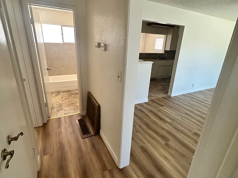 941 Leslie Dr — Photo 12