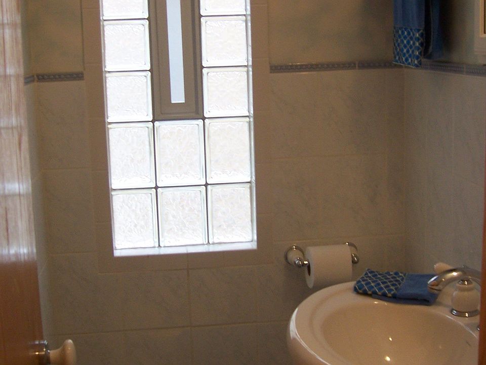 1/2 Bath off kitfchen