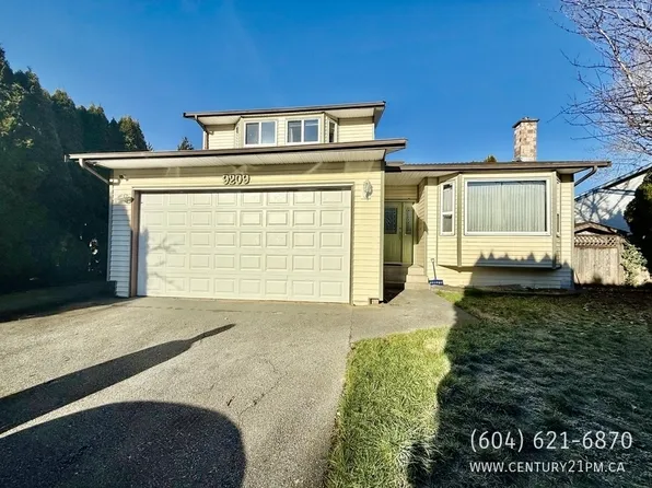 9209 213th St, Langley, BC V1M 1L2
