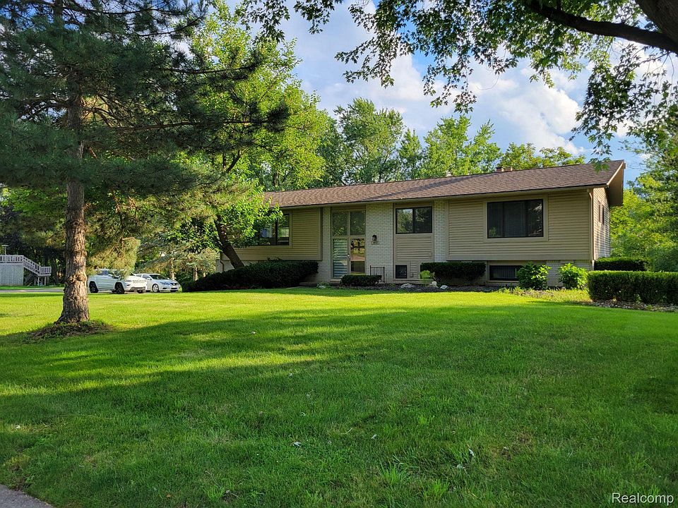 1st image of 5612 Swan Lake Dr