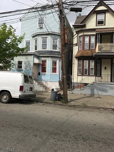 2nd image of 86 Graham Ave