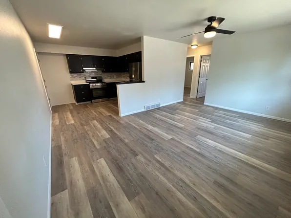 5821 Garrett Ln APT 3, Rockford, IL 61107