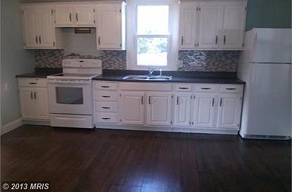 2nd image of 479 N Massanutten St
