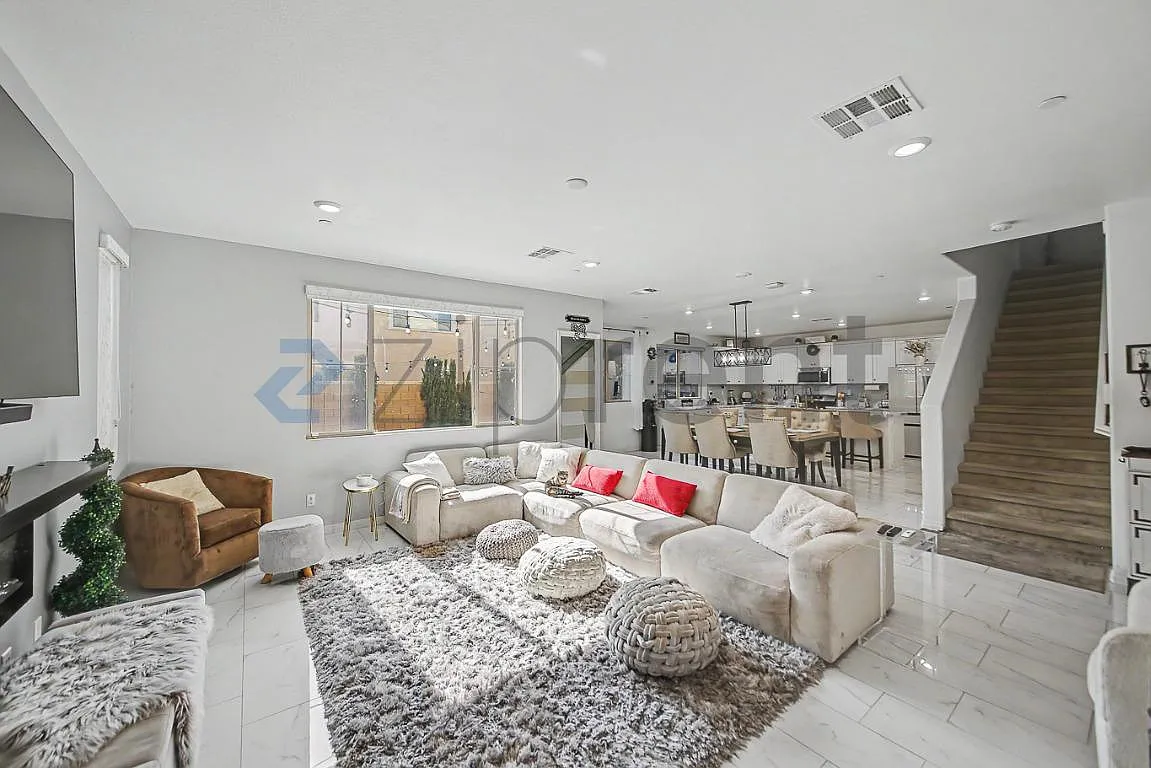4 bed, 2980 sqft, $4,780 — Photo 4
