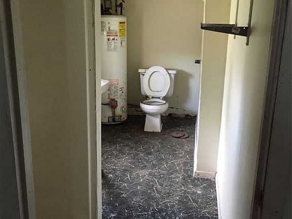 3rd image of 515 18th St