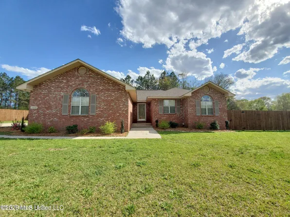 1438 New Hope Rd, Wiggins, MS 39577