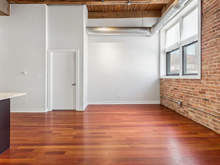 1050 W Hubbard St #1E — Photo 5