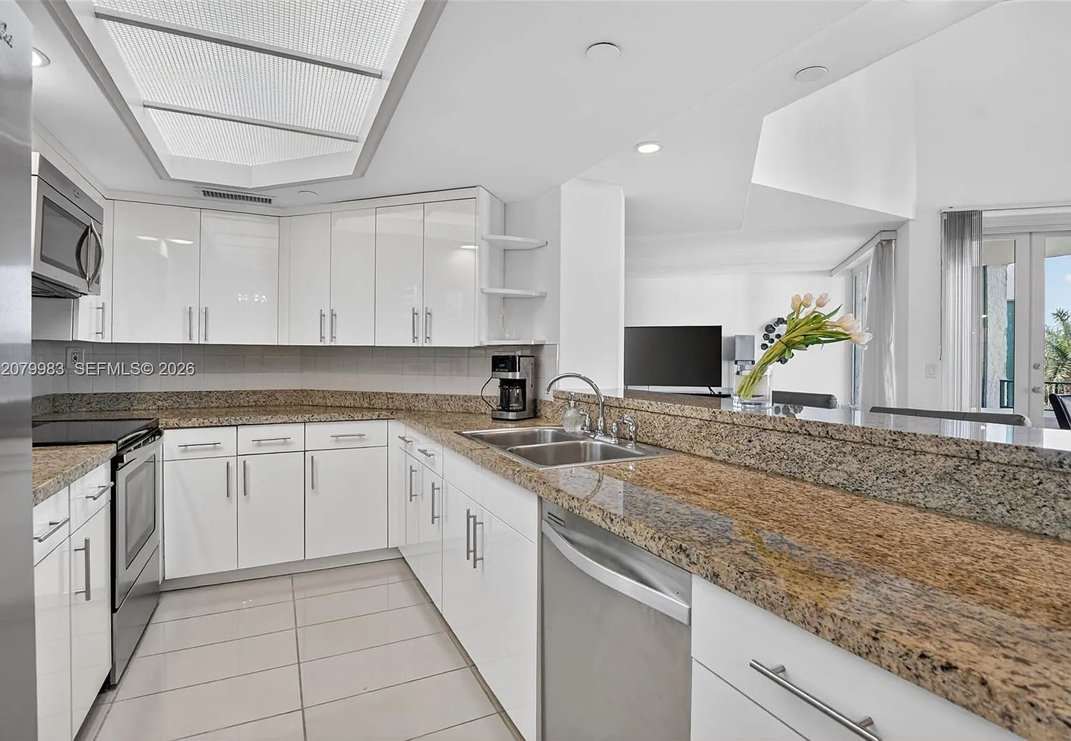 Mizner Court Condo — Photo 4