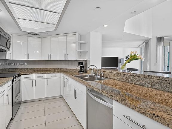 4th image of 120 SE 5th Ave #Penthouse 20
