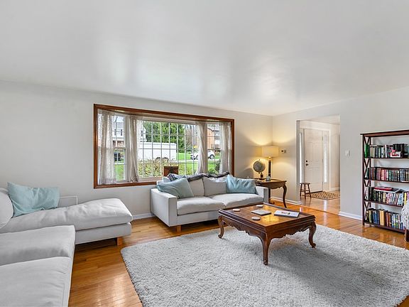 4th image of 3509 McElroy Dr