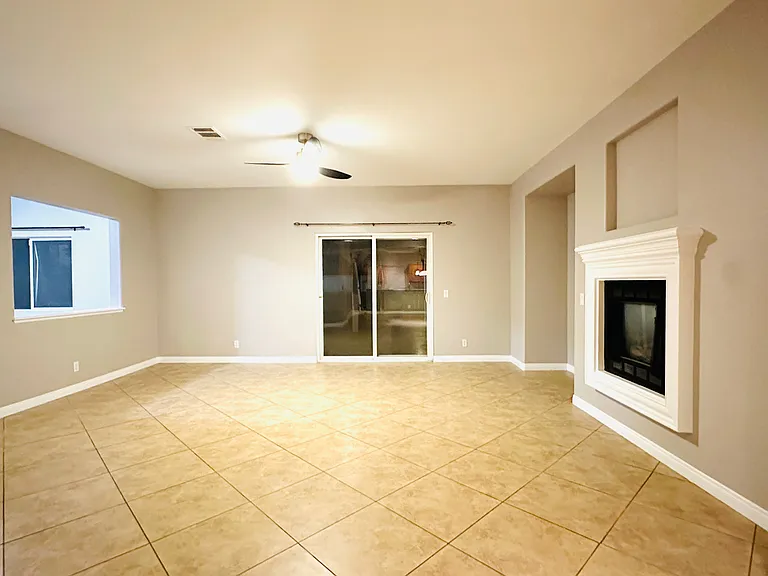 1436 Orange Tree Ln — Photo 4