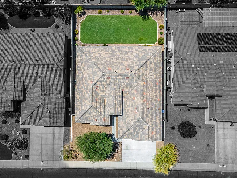 18445 W Saguaro Ln — Photo 38