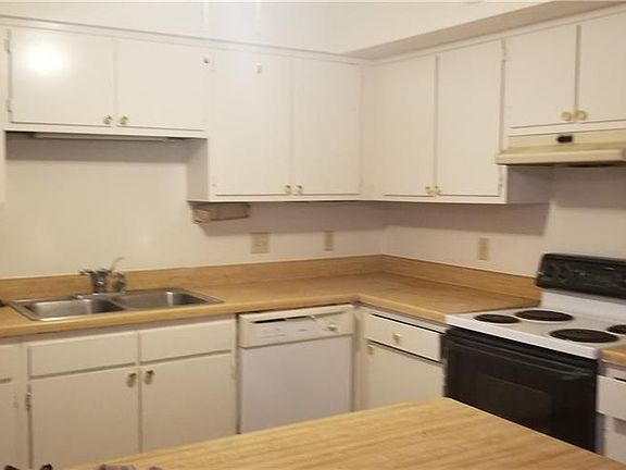 5th image of 393 Jury Ln Unit B