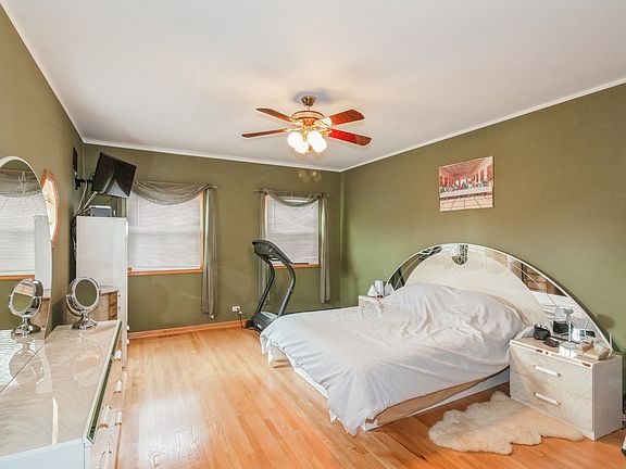 5th image of 1131 Sunset Dr
