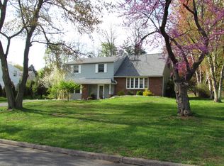 99 Austin Dr, Southampton, PA 18966