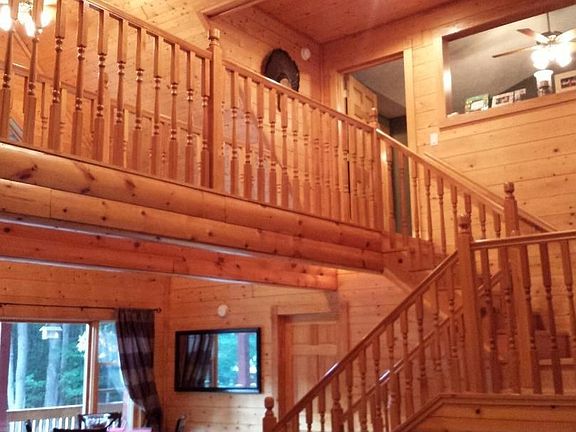 Catwalk connecting two rooms