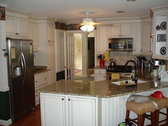 5th image of 208 Whitworth Dr