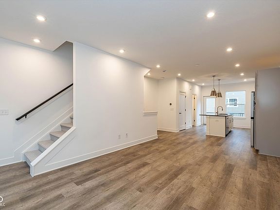 4th image of 2145 Coretta Way