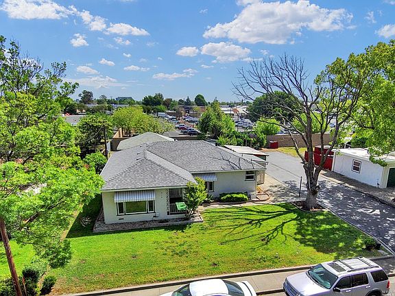 3rd image of 512 Gregory Lane