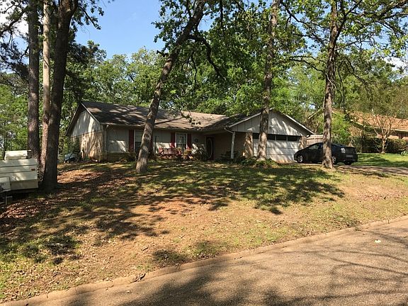 2nd image of 226 Mosley Cir N