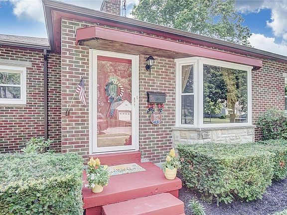 3rd image of 400 Sycamore St