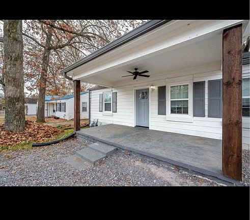3rd image of 240 Hollywood Dr