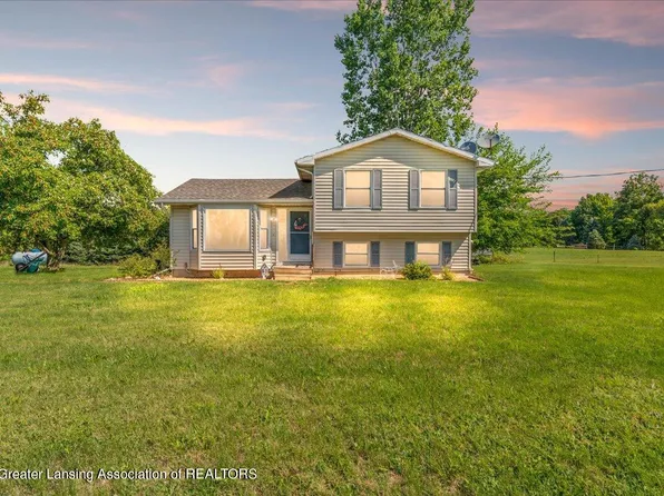 6107 Holmes Hwy, Eaton Rapids, MI 48827