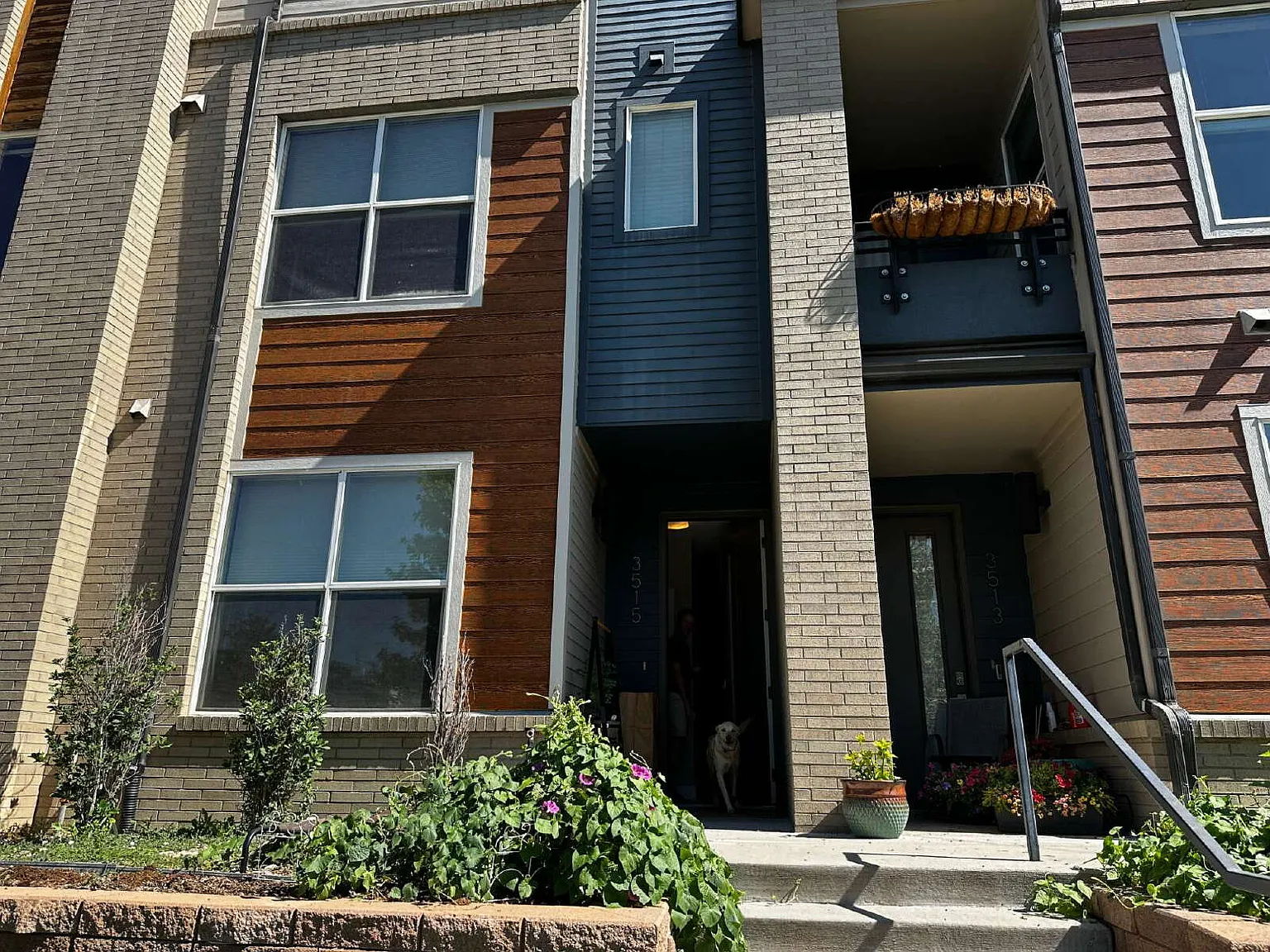 2 bed, 4.0 bath, 1700 sqft, $2,895 — Photo 2