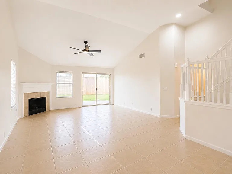 654 Cypresswood Trce — Photo 4