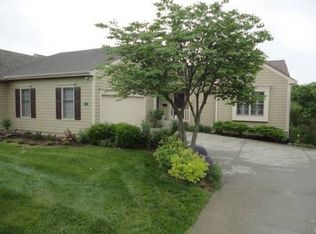 5824 Longleaf Dr, Lawrence, KS 66049