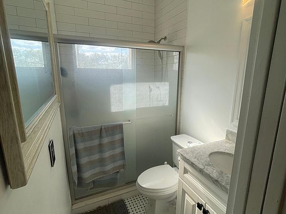 4th image of 312 Lauderdale Trl