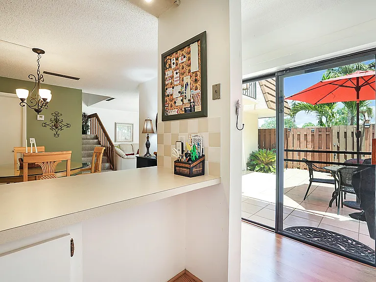 825 Center St #11C — Photo 13