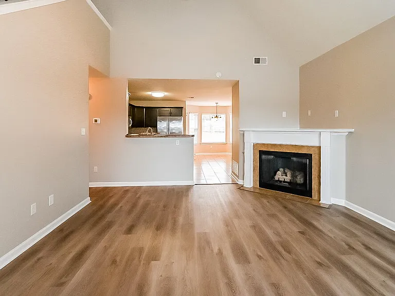 663 Buttermilk Dr — Photo 5