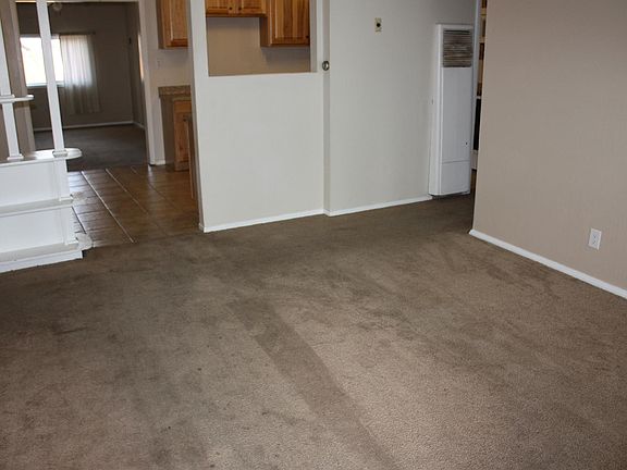 3rd image of 2501 N Mossman Dr