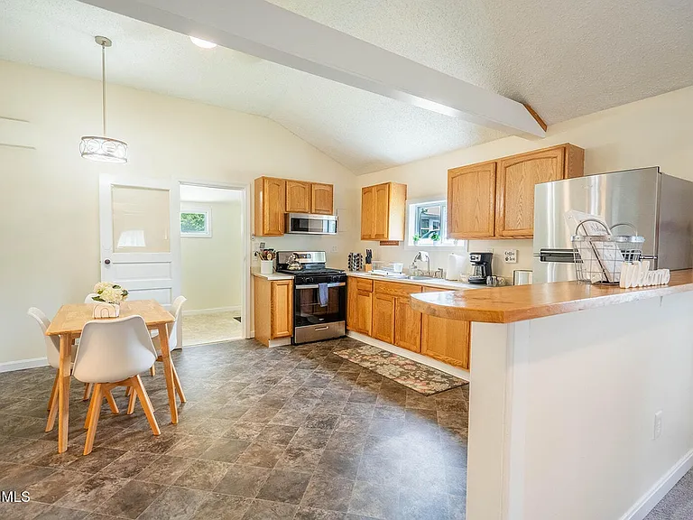 519 Sullivan Way — Photo 6