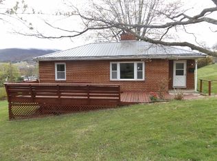 1408 Cabot Dr, Pearisburg, VA 24134