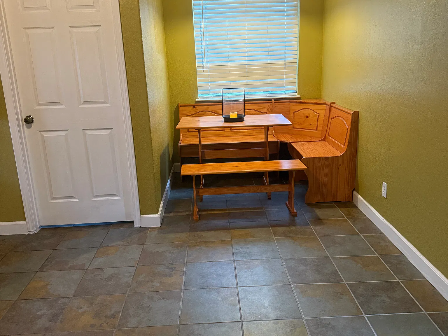 1 bed, 425 sqft, $2,200 — Photo 3