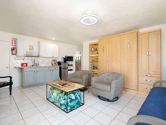 5th image of 628 S Mountain View Dr #B