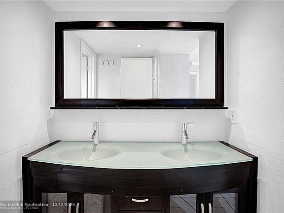 4th image of 529 N University Dr #529
