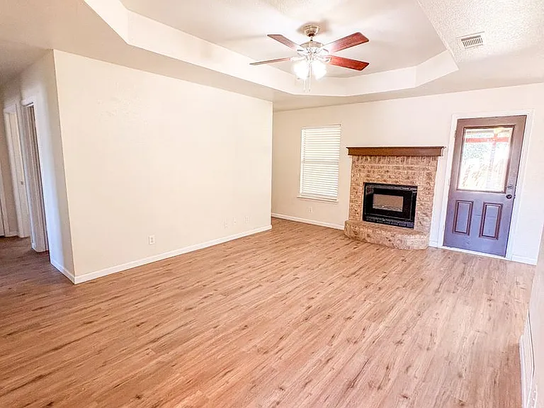 2508 Hidden Hill Dr — Photo 3