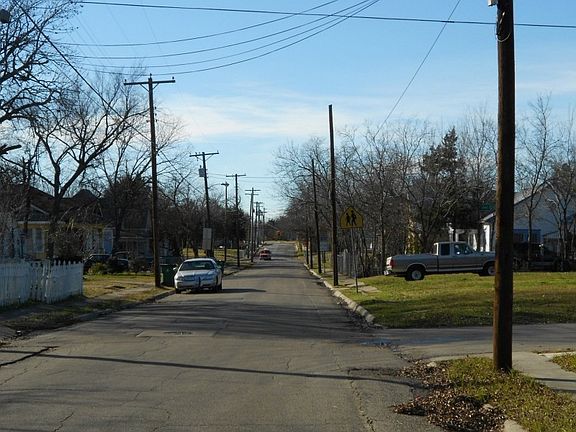 4th image of 3619 Henry St