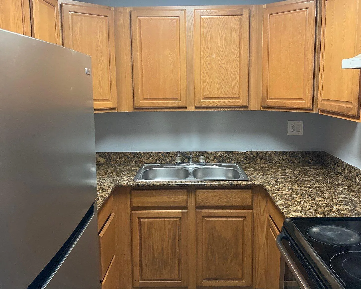 1 bed, 1.0 bath, 633 sqft, $2,000 — Photo 2